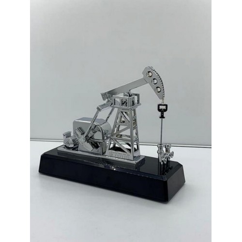 MASA ÜSTÜ PLAKET PETROL POMPASI HAREKETLİ SİYAH ABS 26x22x9cm 2 ADET KALEM PİLLE ÇALIŞIR MAKET